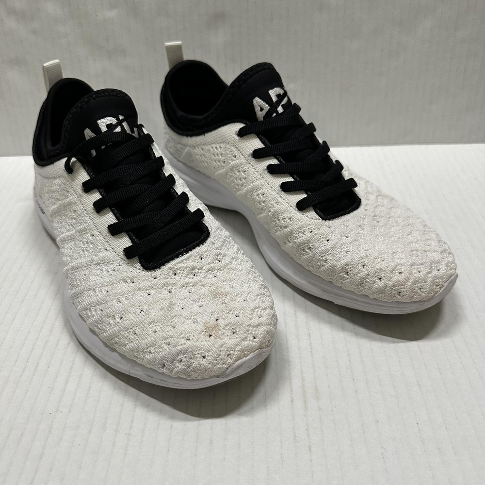 APL TechLoom Phantom Shoes Womens 7 White Knit Low Top Running Athletic Sneakers